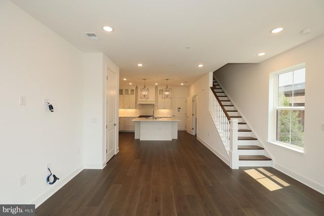 14964 DECO CIR, Chantilly, VA 20151