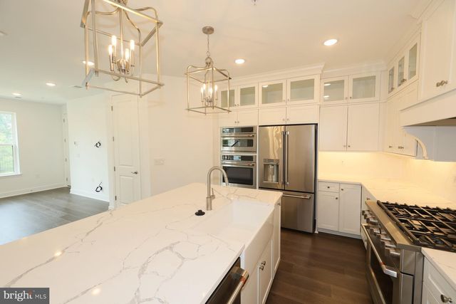 14964 DECO CIR, Chantilly, VA 20151