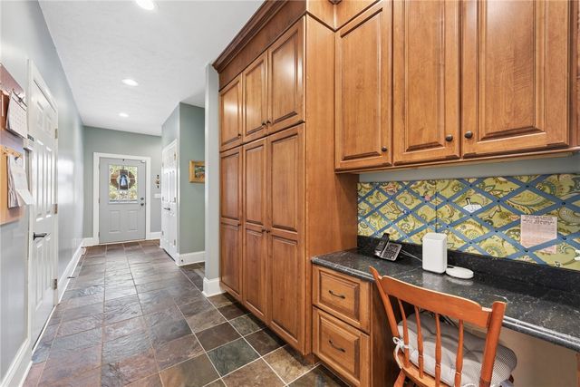1141 Lauralynn Dr, Unity Twp, PA 15650