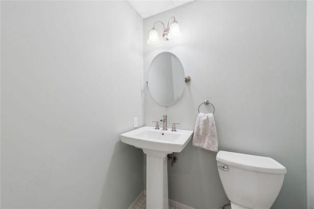 1141 Lauralynn Dr, Unity Twp, PA 15650