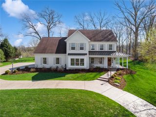 1141 Lauralynn Dr, Unity Twp, PA 15650