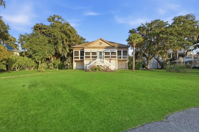 112 Front Street, Saint Helena Island, SC 29920