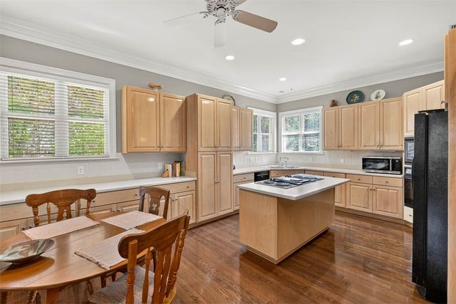 262 Saint James Ave, St Simons Island, GA 31522