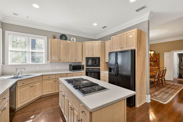 262 Saint James Ave, St Simons Island, GA 31522