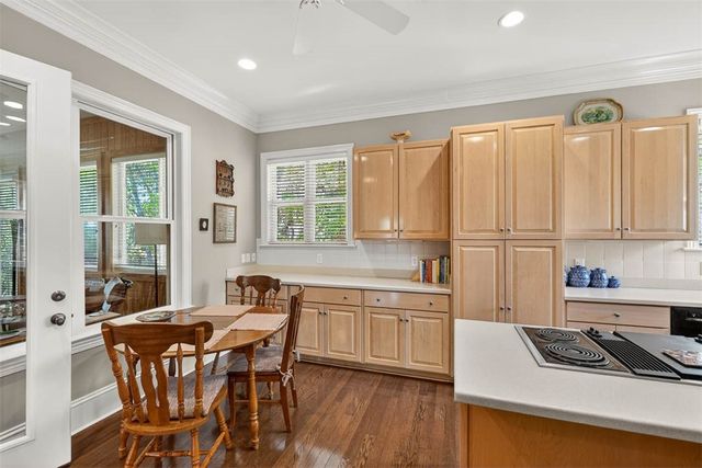 262 Saint James Ave, St Simons Island, GA 31522