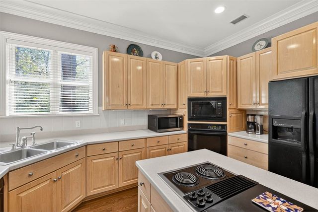 262 Saint James Ave, St Simons Island, GA 31522