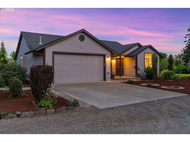 21805 BOONES FERRY Rd Ne, Aurora, OR 97002