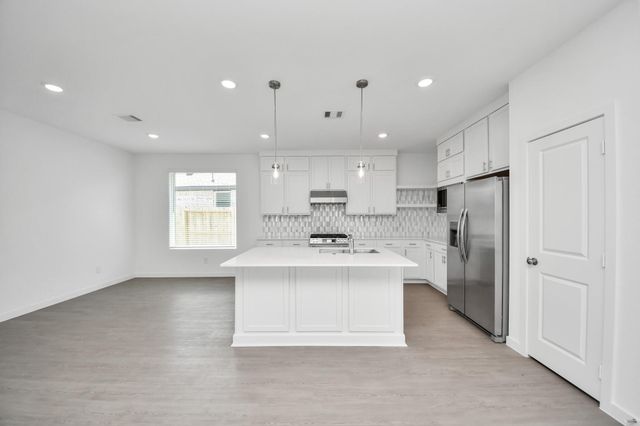29515 Pondview Drive, Waller, TX 77484