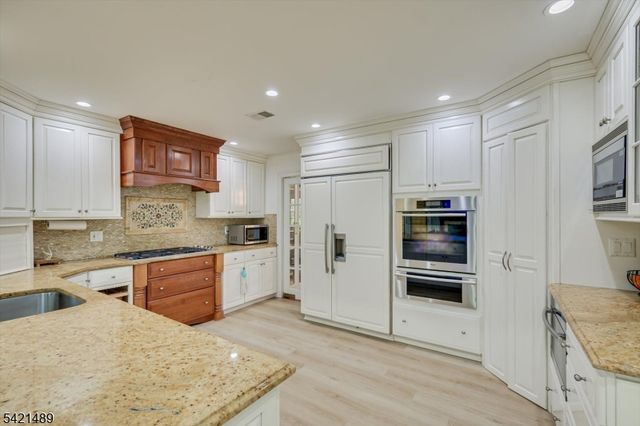 9 Colburn Rd, East Brunswick Twp., NJ 08816