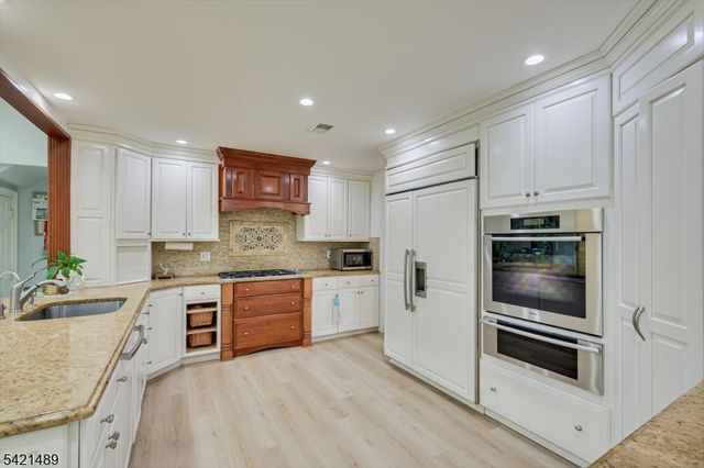 9 Colburn Rd, East Brunswick Twp., NJ 08816