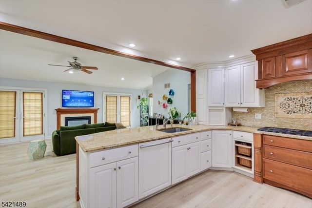 9 Colburn Rd, East Brunswick Twp., NJ 08816