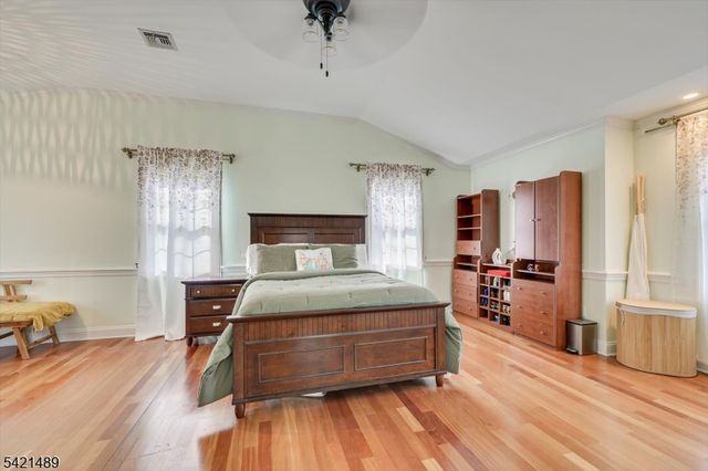 9 Colburn Rd, East Brunswick Twp., NJ 08816