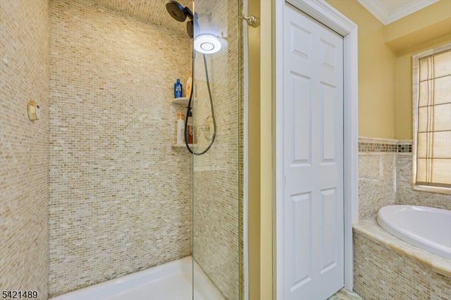 9 Colburn Rd, East Brunswick Twp., NJ 08816