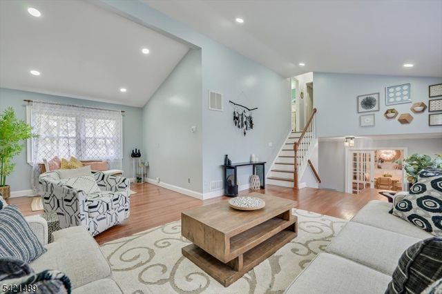 9 Colburn Rd, East Brunswick Twp., NJ 08816