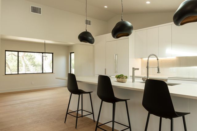 8717 South View RD, Austin, TX 78737