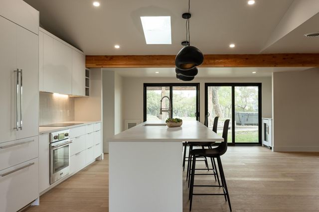 8717 South View RD, Austin, TX 78737