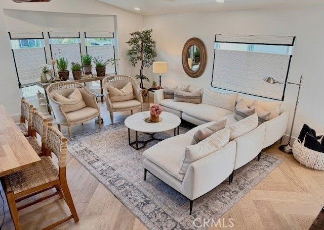 250 Mayflower, Newport Beach, CA 92660