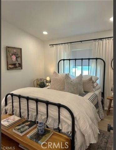 250 Mayflower, Newport Beach, CA 92660