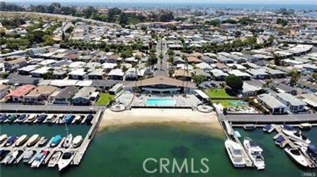 250 Mayflower, Newport Beach, CA 92660