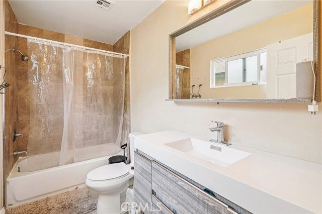 1069 N Darfield Avenue, Covina, CA 91724