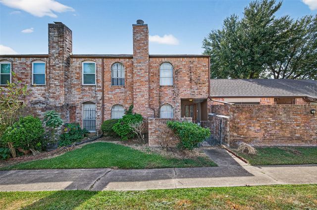 10622 Bexley Drive, Houston, TX 77099