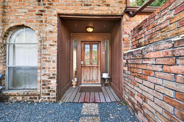 10622 Bexley Drive, Houston, TX 77099