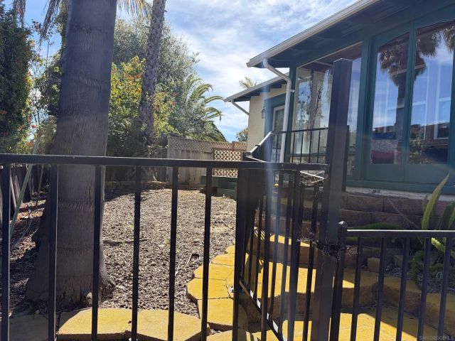 415 S Weitzel St, Oceanside, CA 92054