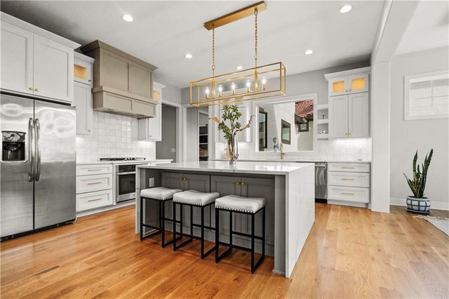 11705 W 170th Street, Overland Park, KS 66221