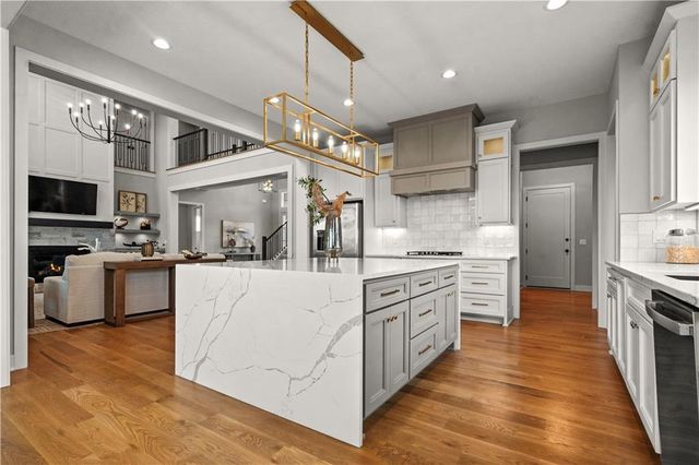 11705 W 170th Street, Overland Park, KS 66221