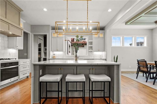 11705 W 170th Street, Overland Park, KS 66221