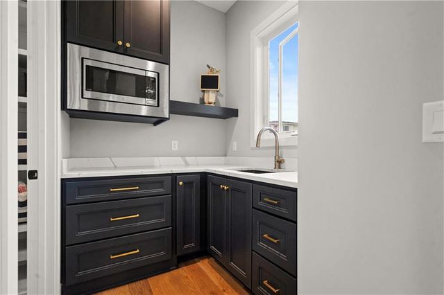 11705 W 170th Street, Overland Park, KS 66221