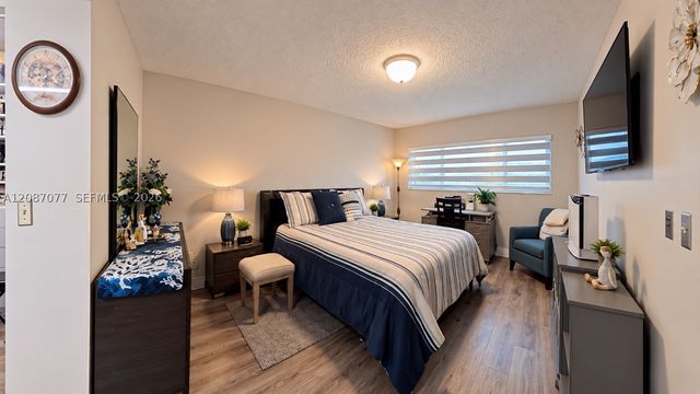 1400 SW 137th Ave 305F, Pembroke Pines, FL 33027