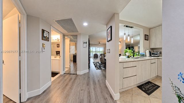 1400 SW 137th Ave 305F, Pembroke Pines, FL 33027