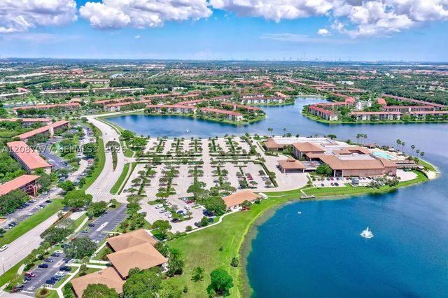 1400 SW 137th Ave 305F, Pembroke Pines, FL 33027