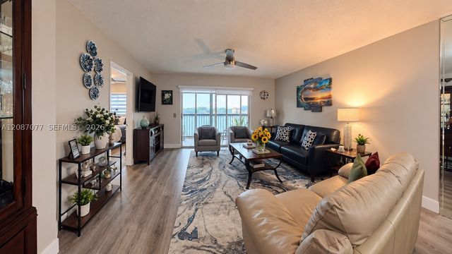 1400 SW 137th Ave 305F, Pembroke Pines, FL 33027