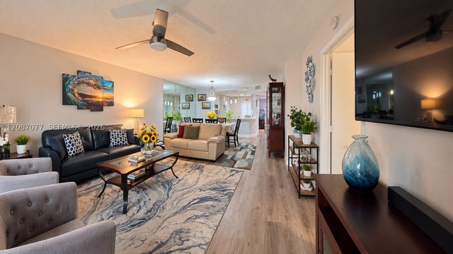 1400 SW 137th Ave 305F, Pembroke Pines, FL 33027