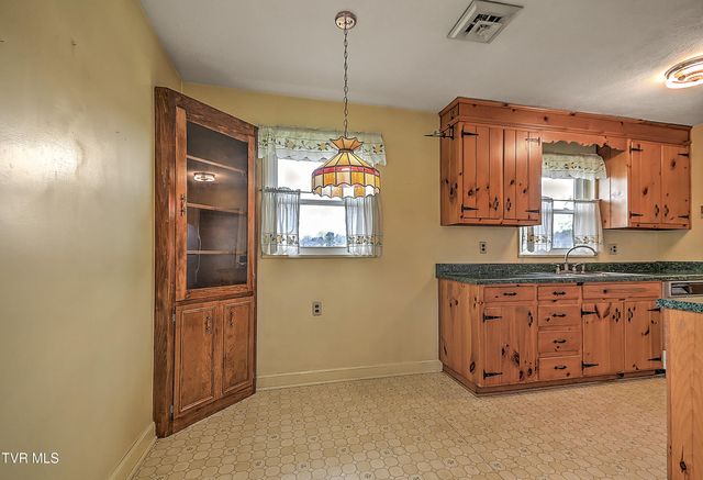 428 Merriewood Drive, Bristol, TN 37620