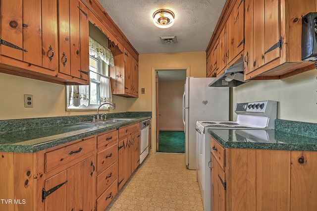 428 Merriewood Drive, Bristol, TN 37620