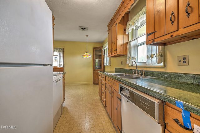 428 Merriewood Drive, Bristol, TN 37620