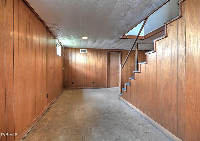 428 Merriewood Drive, Bristol, TN 37620