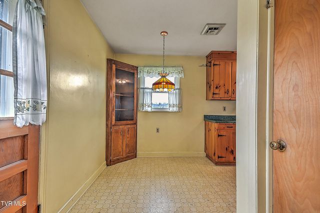 428 Merriewood Drive, Bristol, TN 37620