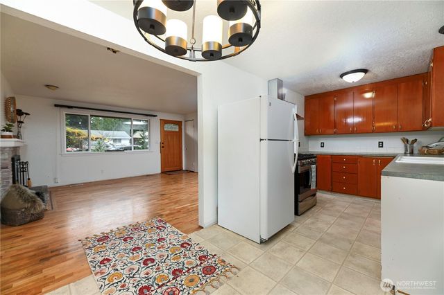 5902 178th Street SW, Lynnwood, WA 98037