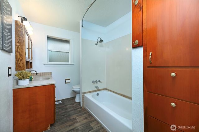 5902 178th Street SW, Lynnwood, WA 98037