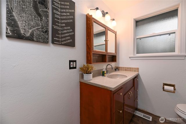 5902 178th Street SW, Lynnwood, WA 98037