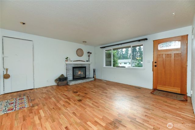 5902 178th Street SW, Lynnwood, WA 98037