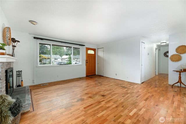 5902 178th Street SW, Lynnwood, WA 98037