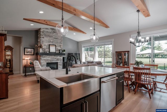 494 Troon Av, Woodburn, OR 97071