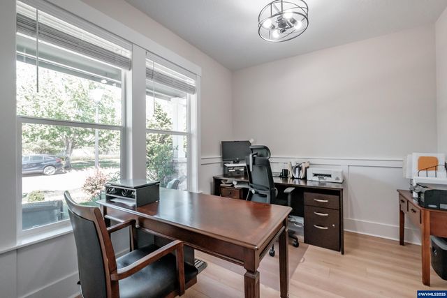 494 Troon Av, Woodburn, OR 97071