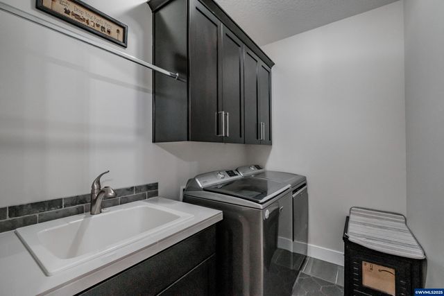 494 Troon Av, Woodburn, OR 97071