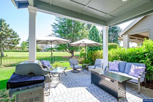494 Troon Av, Woodburn, OR 97071